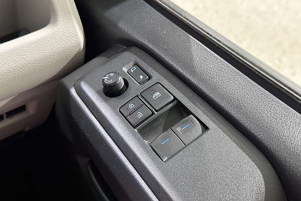 2019 Toyota Hiace Commuter GDH322R