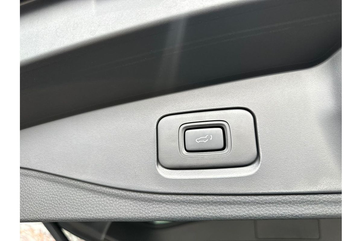 2023 Isuzu MU-X LS-U