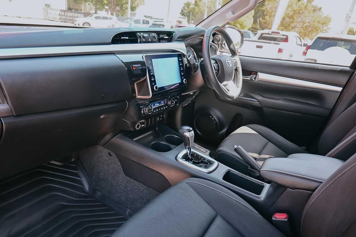 2022 Toyota Hilux SR5 GUN126R 4X4