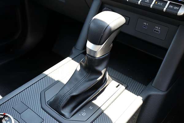 2024 Mitsubishi Triton GLX MV 4X4