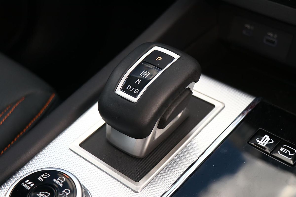 2022 Mitsubishi Outlander PHEV Exceed Tourer ZM