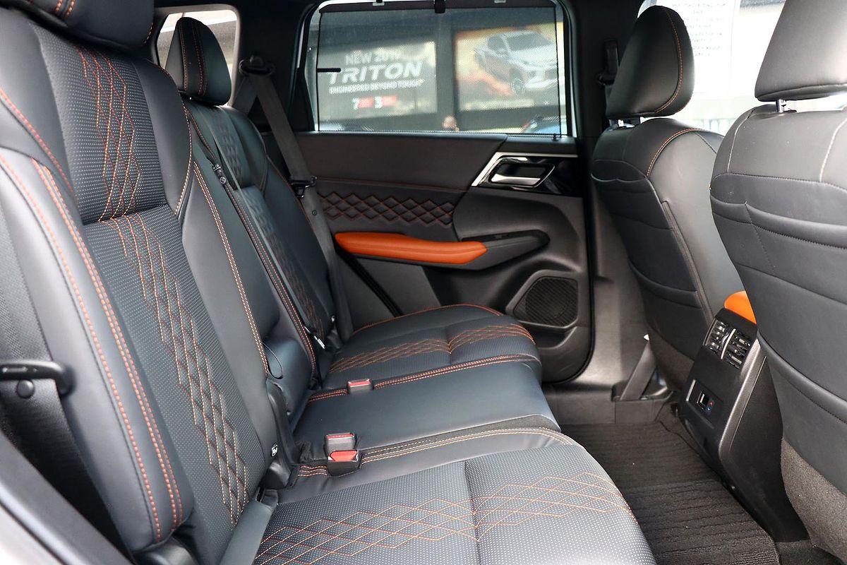 2022 Mitsubishi Outlander PHEV Exceed Tourer ZM