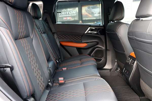 2022 Mitsubishi Outlander PHEV Exceed Tourer ZM
