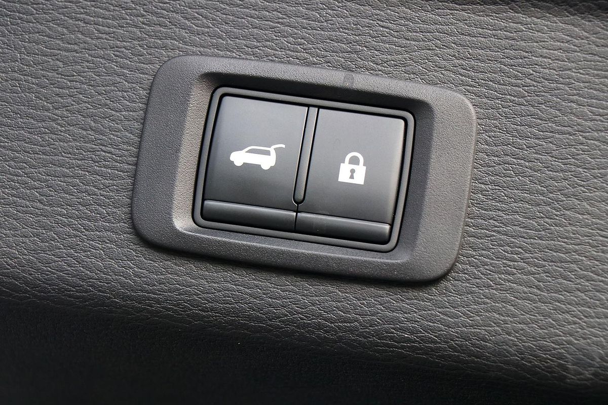 2022 Mitsubishi Outlander PHEV Exceed Tourer ZM