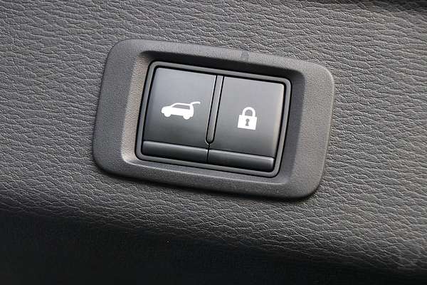 2022 Mitsubishi Outlander PHEV Exceed Tourer ZM