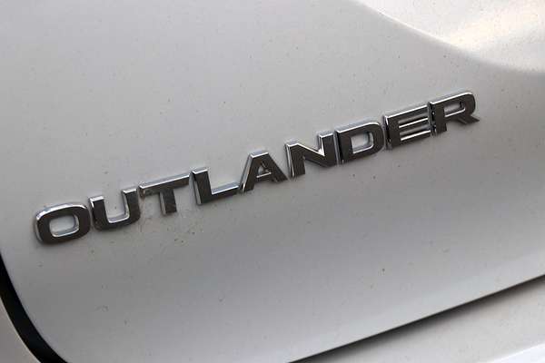 2022 Mitsubishi Outlander PHEV Exceed Tourer ZM
