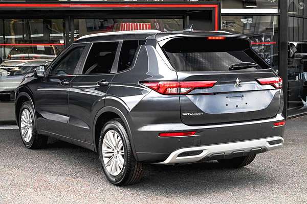 2024 Mitsubishi Outlander LS ZM