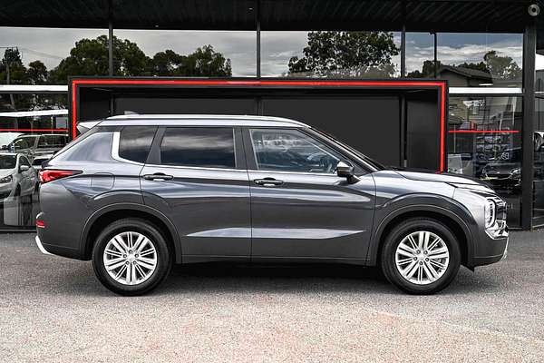 2024 Mitsubishi Outlander LS ZM