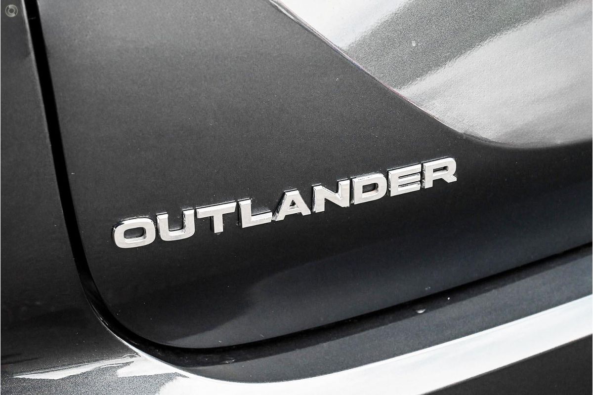 2024 Mitsubishi Outlander LS ZM