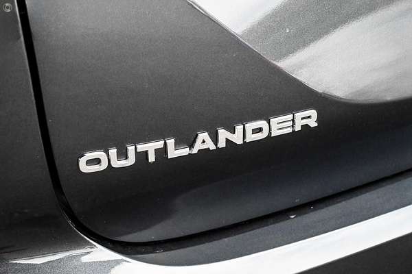 2024 Mitsubishi Outlander LS ZM