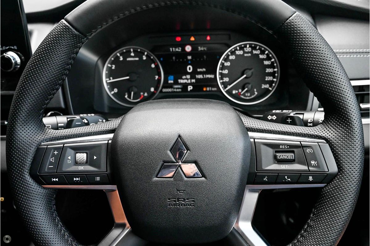 2024 Mitsubishi Outlander LS ZM