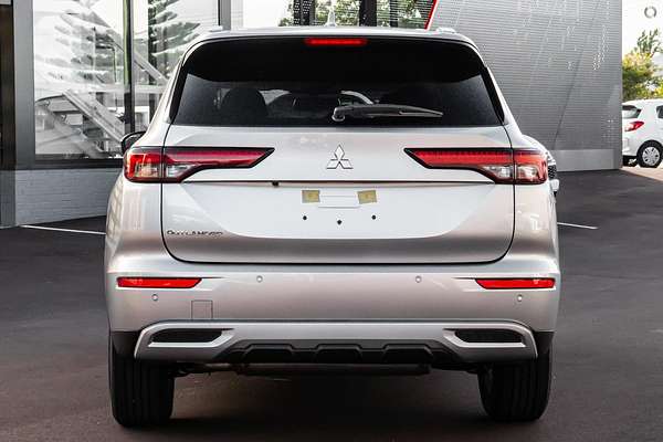 2024 Mitsubishi Outlander LS ZM