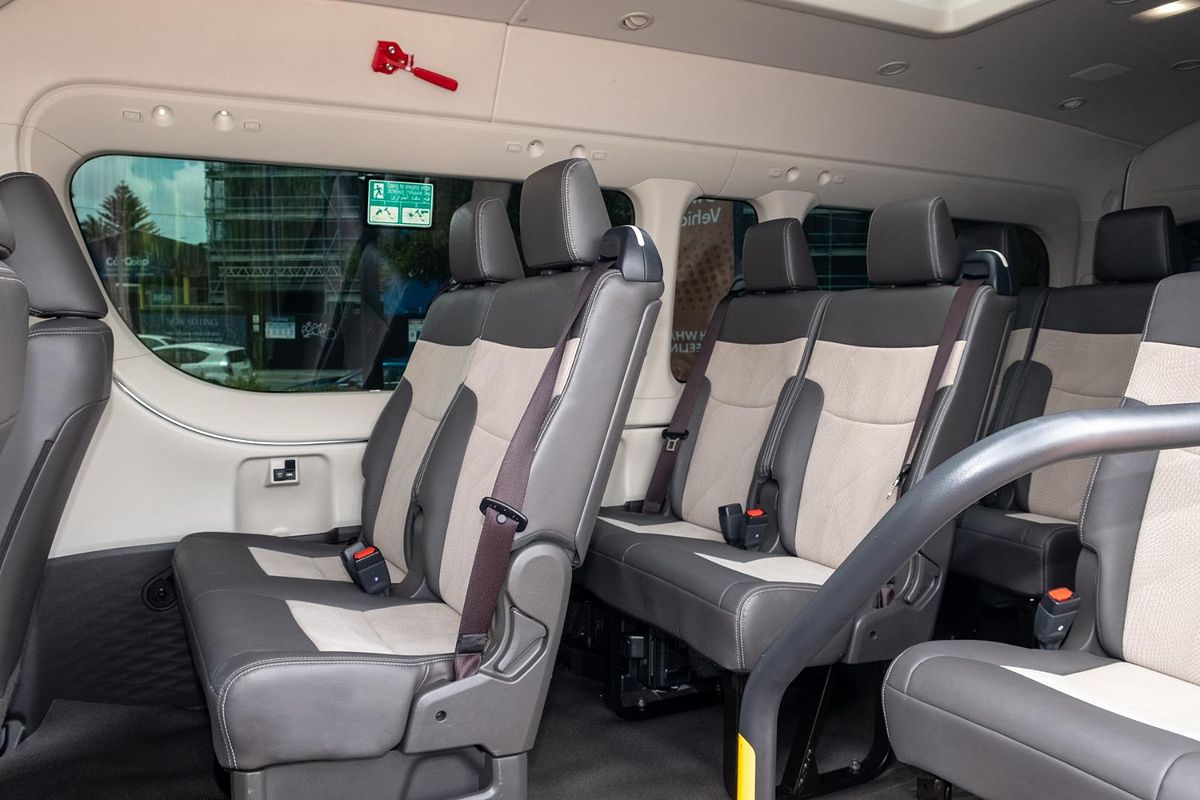 2020 Toyota Hiace Commuter GL GDH322R
