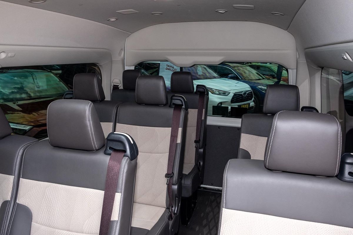 2020 Toyota Hiace Commuter GL GDH322R