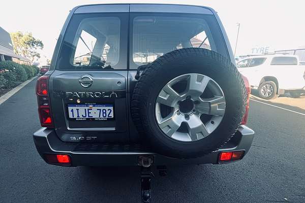 2009 Nissan Patrol ST GU 6