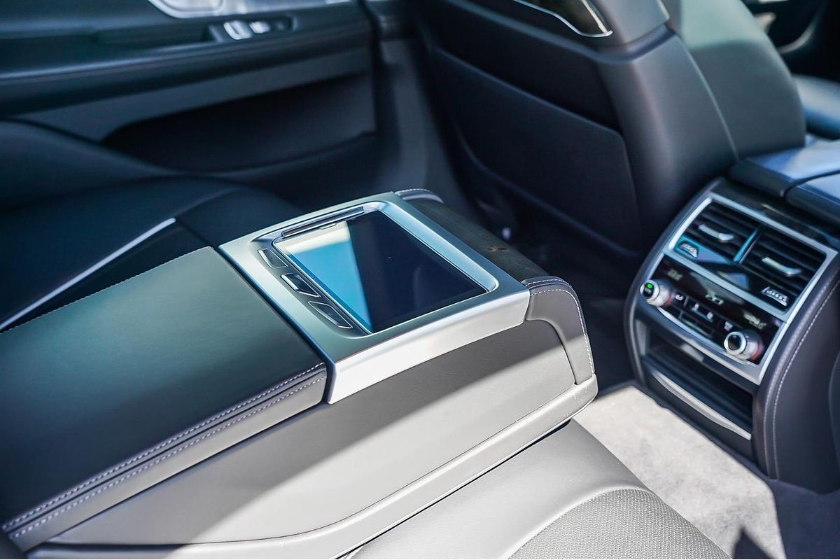 2018 BMW 7 Series 740i G11
