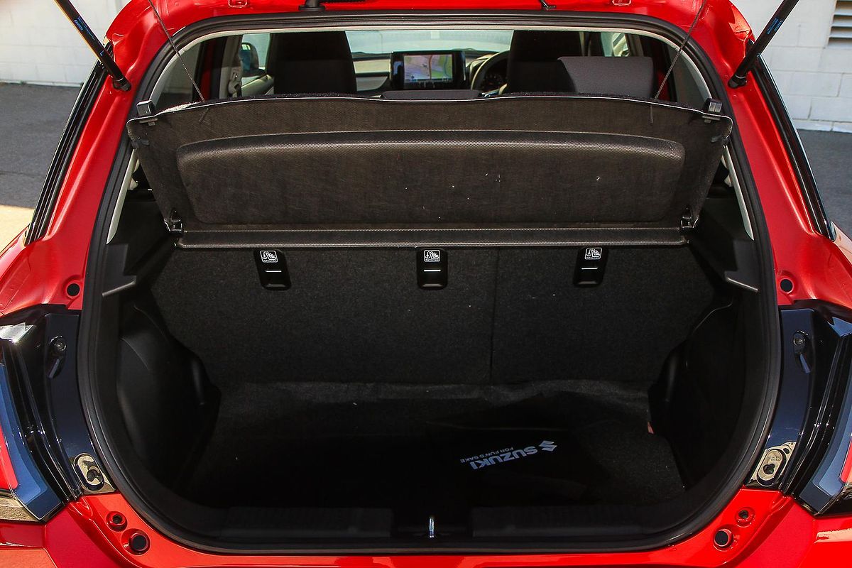 2024 Suzuki Swift Hybrid GLX UZ