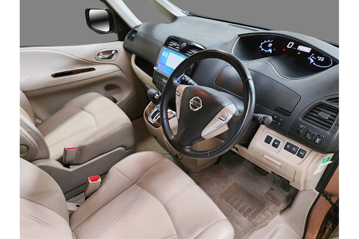 2015 Nissan Serena  HC26