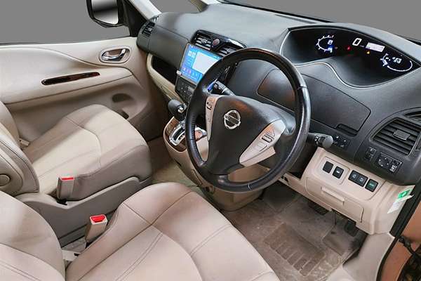 2015 Nissan Serena  HC26