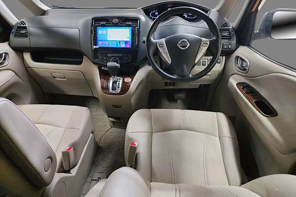 2015 Nissan Serena  HC26