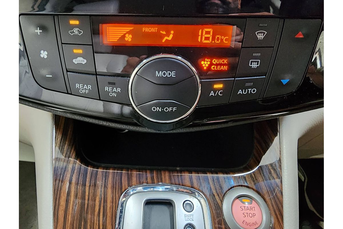 2015 Nissan Serena  HC26
