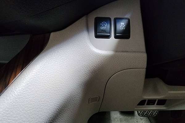 2015 Nissan Serena  HC26
