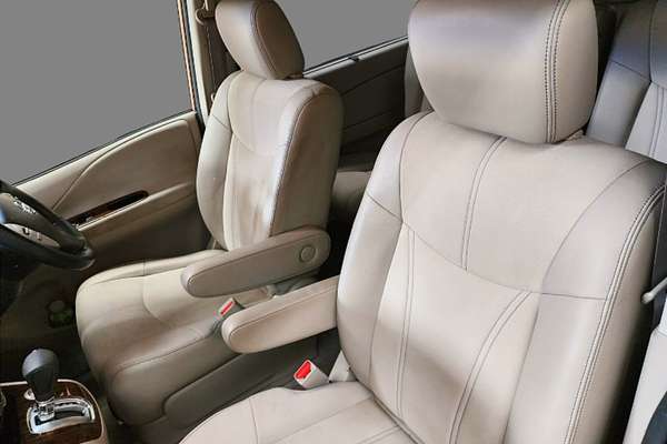 2015 Nissan Serena  HC26