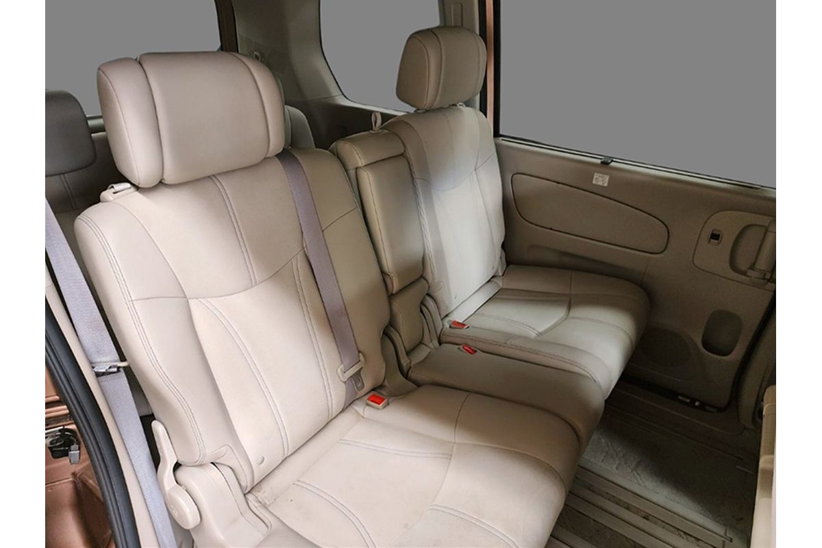2015 Nissan Serena  HC26