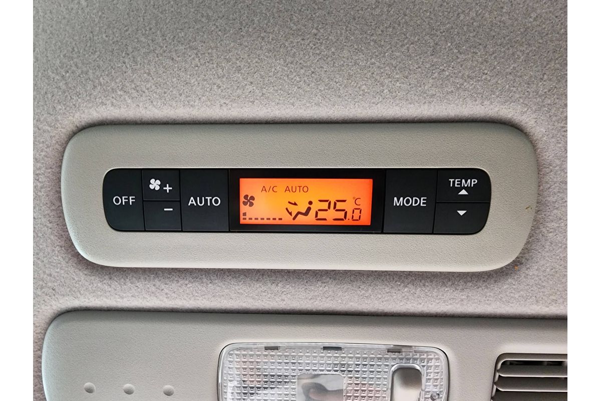 2015 Nissan Serena  HC26