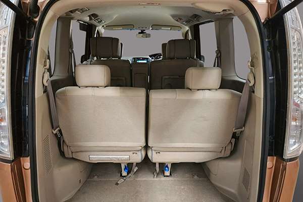 2015 Nissan Serena  HC26