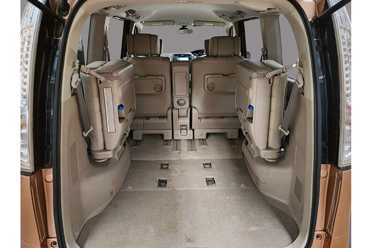 2015 Nissan Serena  HC26
