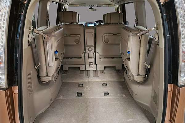 2015 Nissan Serena  HC26