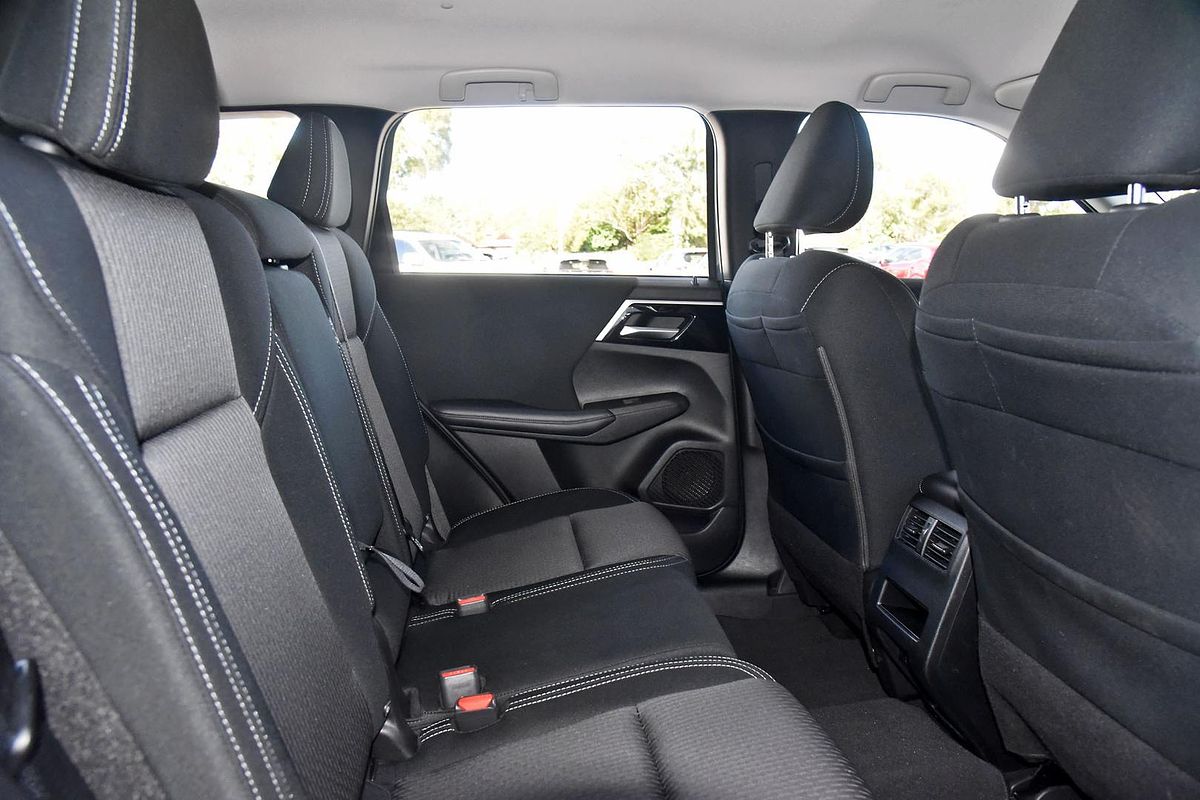 2023 Mitsubishi Outlander ES ZM
