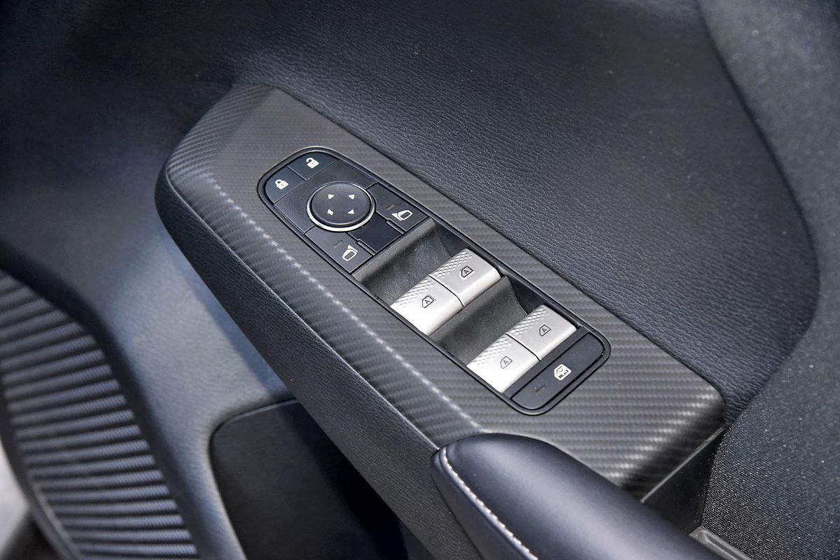 2023 Mitsubishi Outlander ES ZM