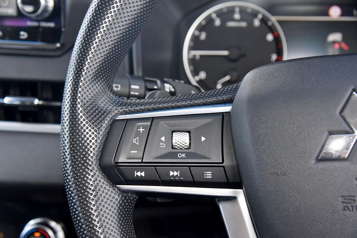 2023 Mitsubishi Outlander ES ZM