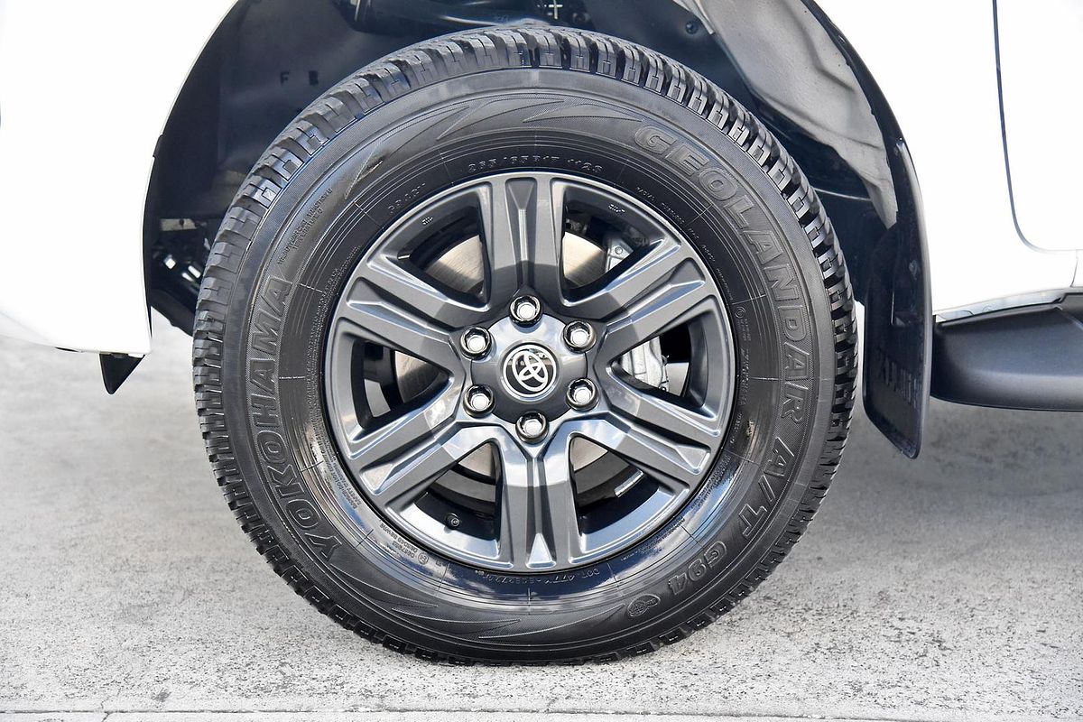 2024 Toyota Hilux SR GUN126R 4X4