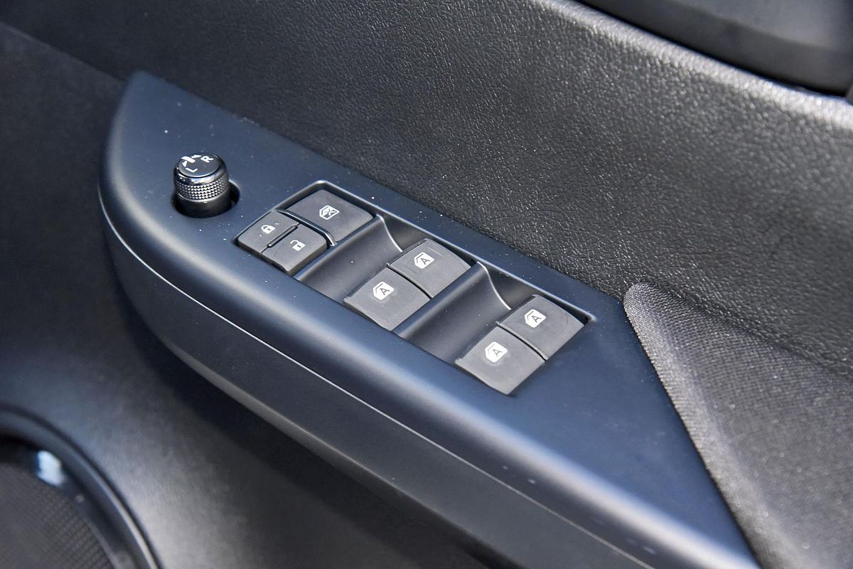 2024 Toyota Hilux SR GUN126R 4X4