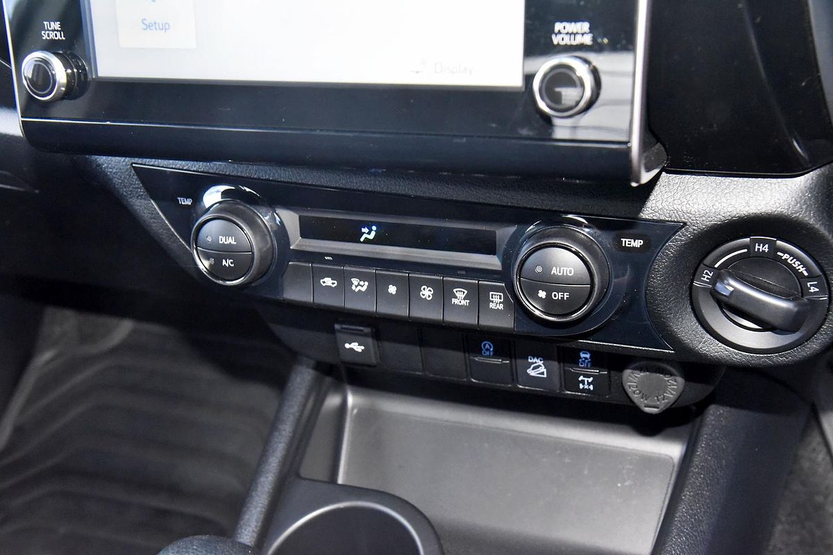 2024 Toyota Hilux SR GUN126R 4X4