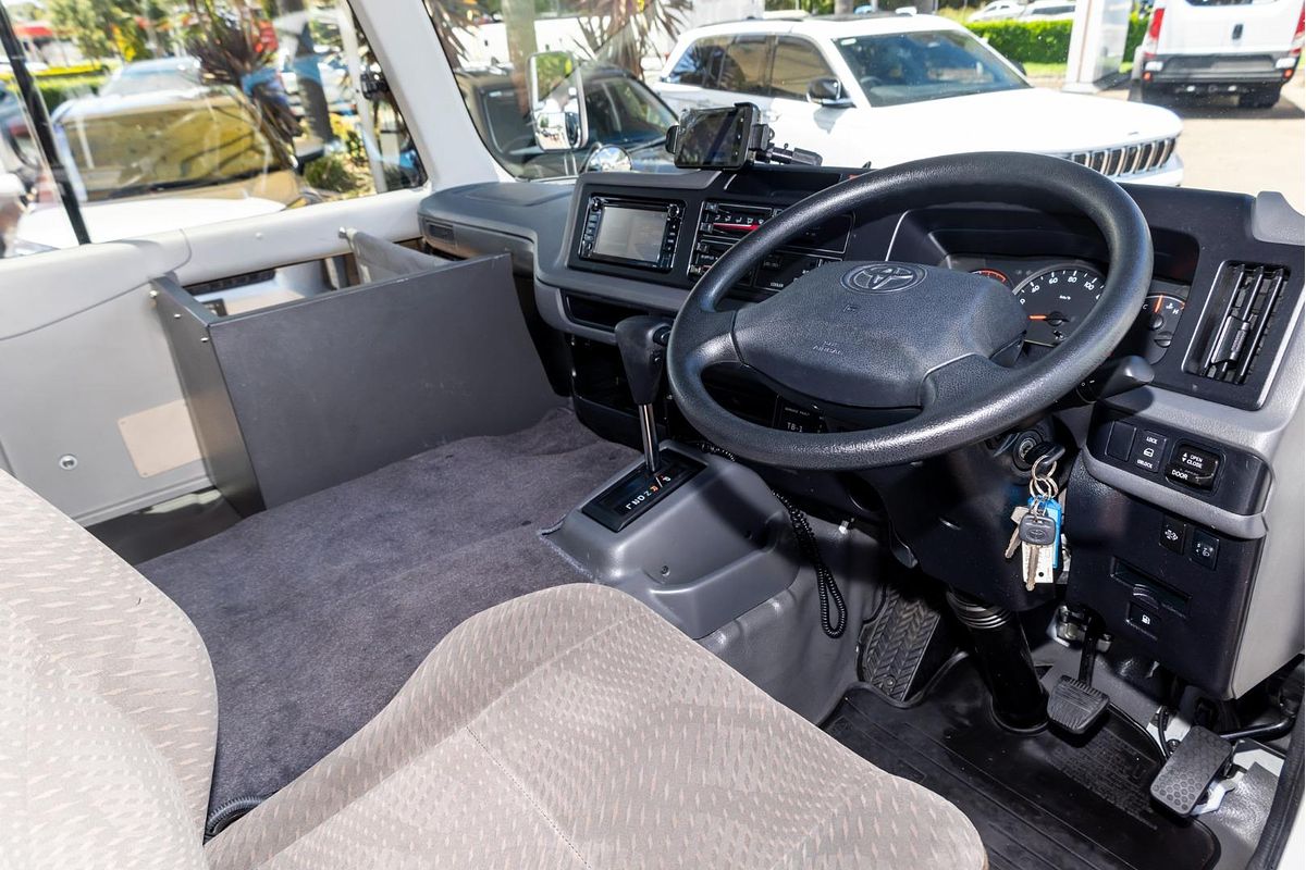2018 Toyota Coaster Deluxe XZB70R