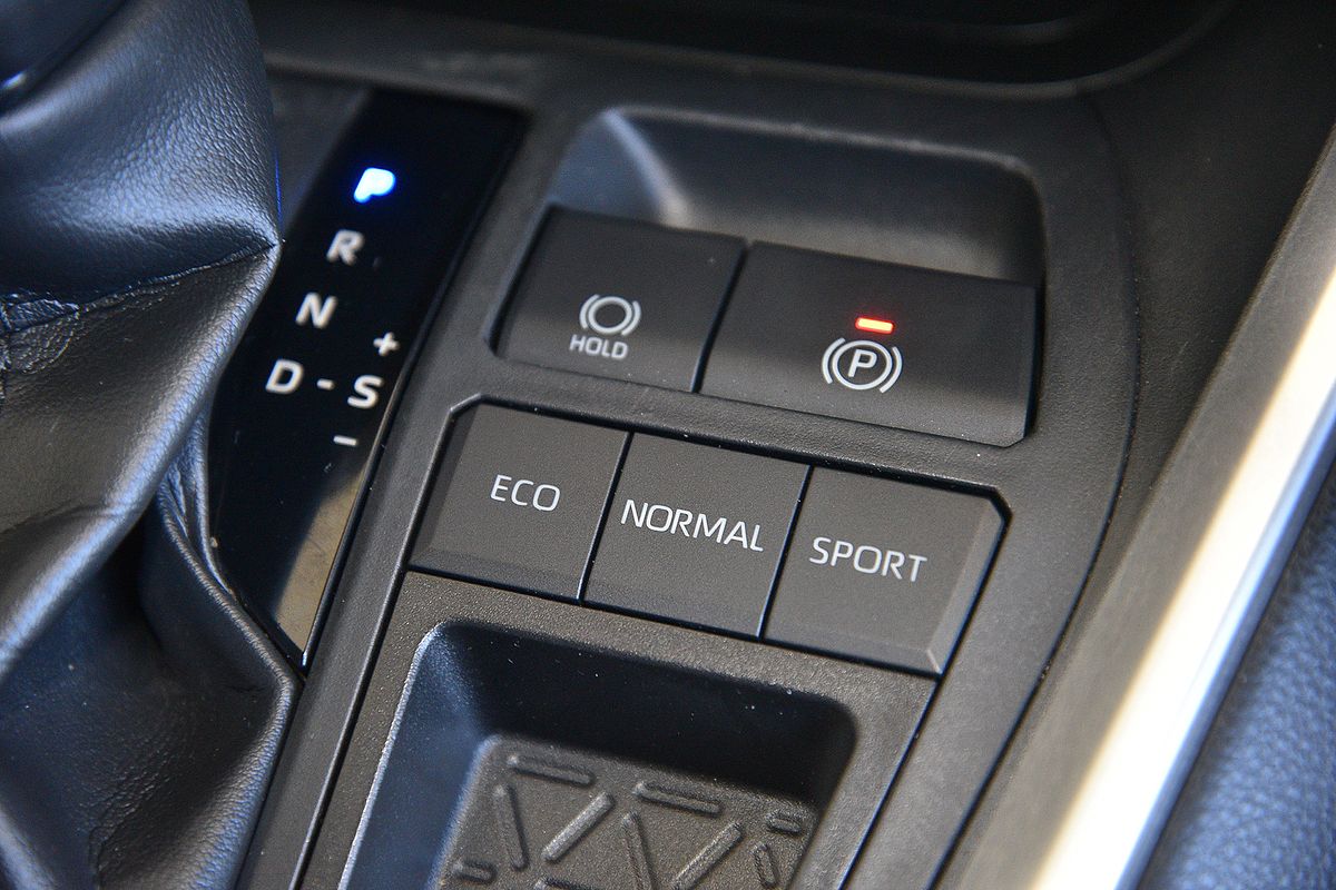 2020 Toyota RAV4 GXL AXAH52R