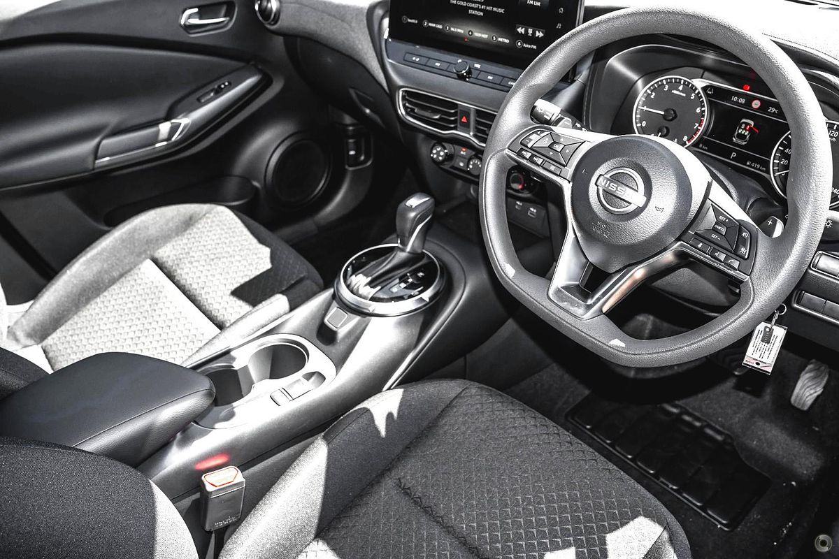 2024 Nissan JUKE ST F16
