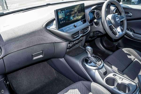 2024 Nissan JUKE ST F16