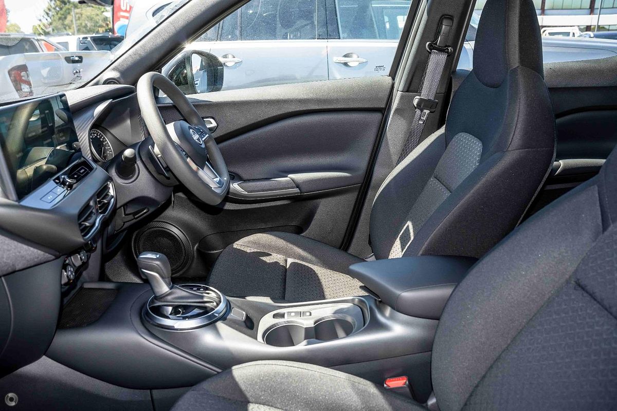 2024 Nissan JUKE ST F16