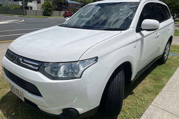 2013 Mitsubishi Outlander ES ZJ