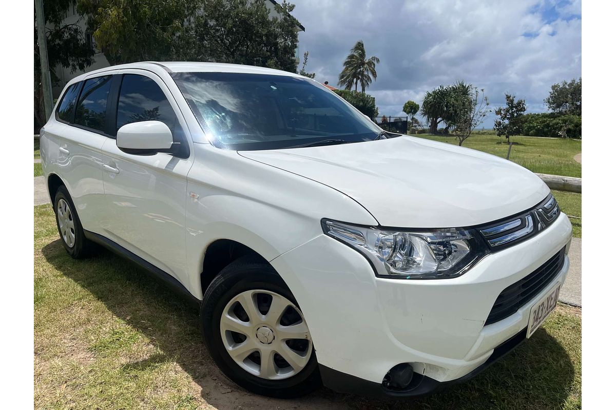 2013 Mitsubishi Outlander ES ZJ