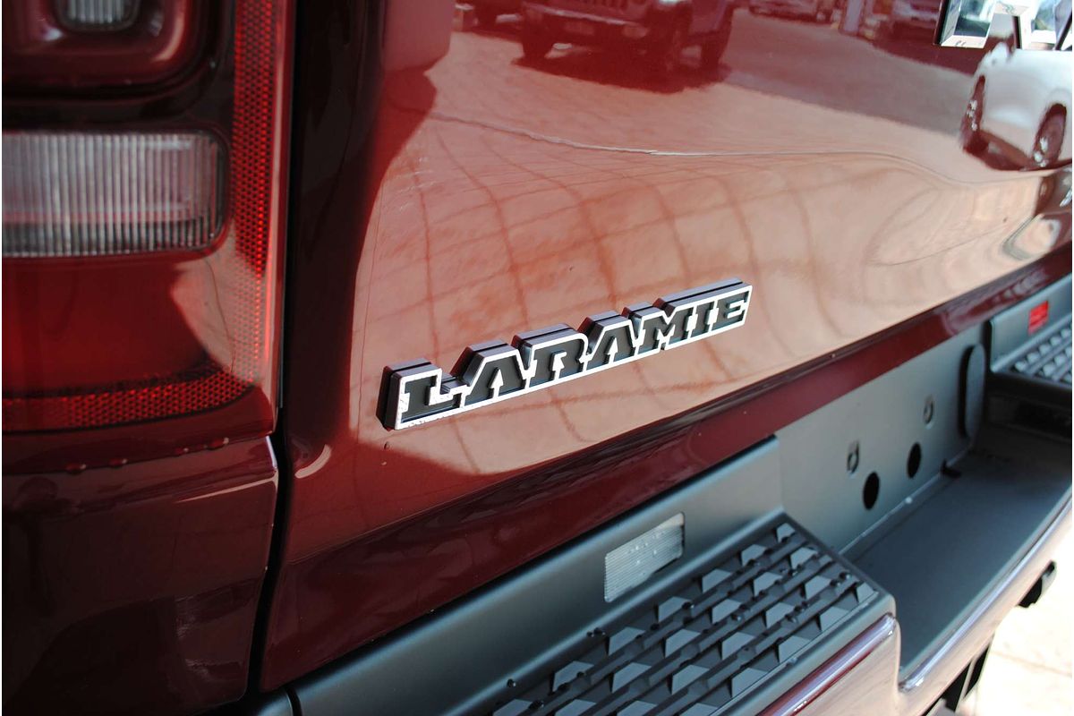 2024 RAM 1500 Laramie Sport RamBox DT 4X4 SWB