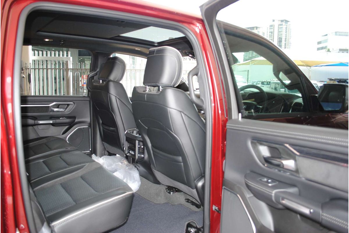 2024 RAM 1500 Laramie Sport RamBox DT 4X4 SWB