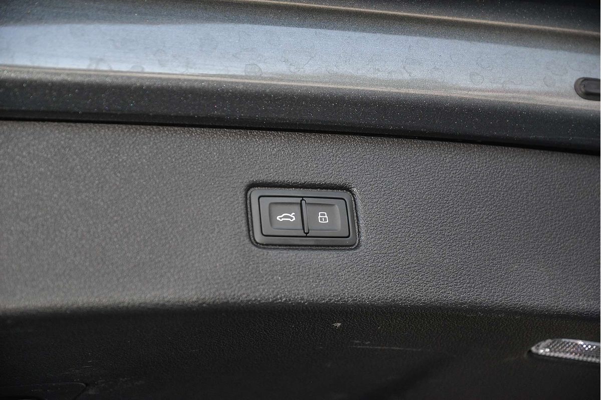 2022 Audi Q7 55 TFSI S line 4M