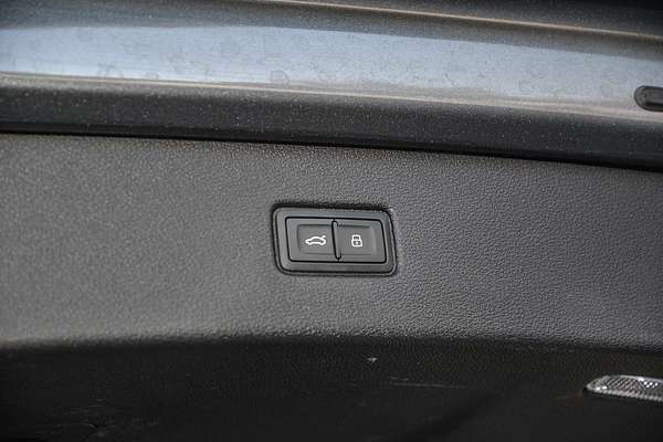 2022 Audi Q7 55 TFSI S line 4M