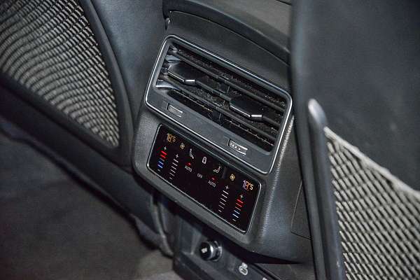 2022 Audi Q7 55 TFSI S line 4M